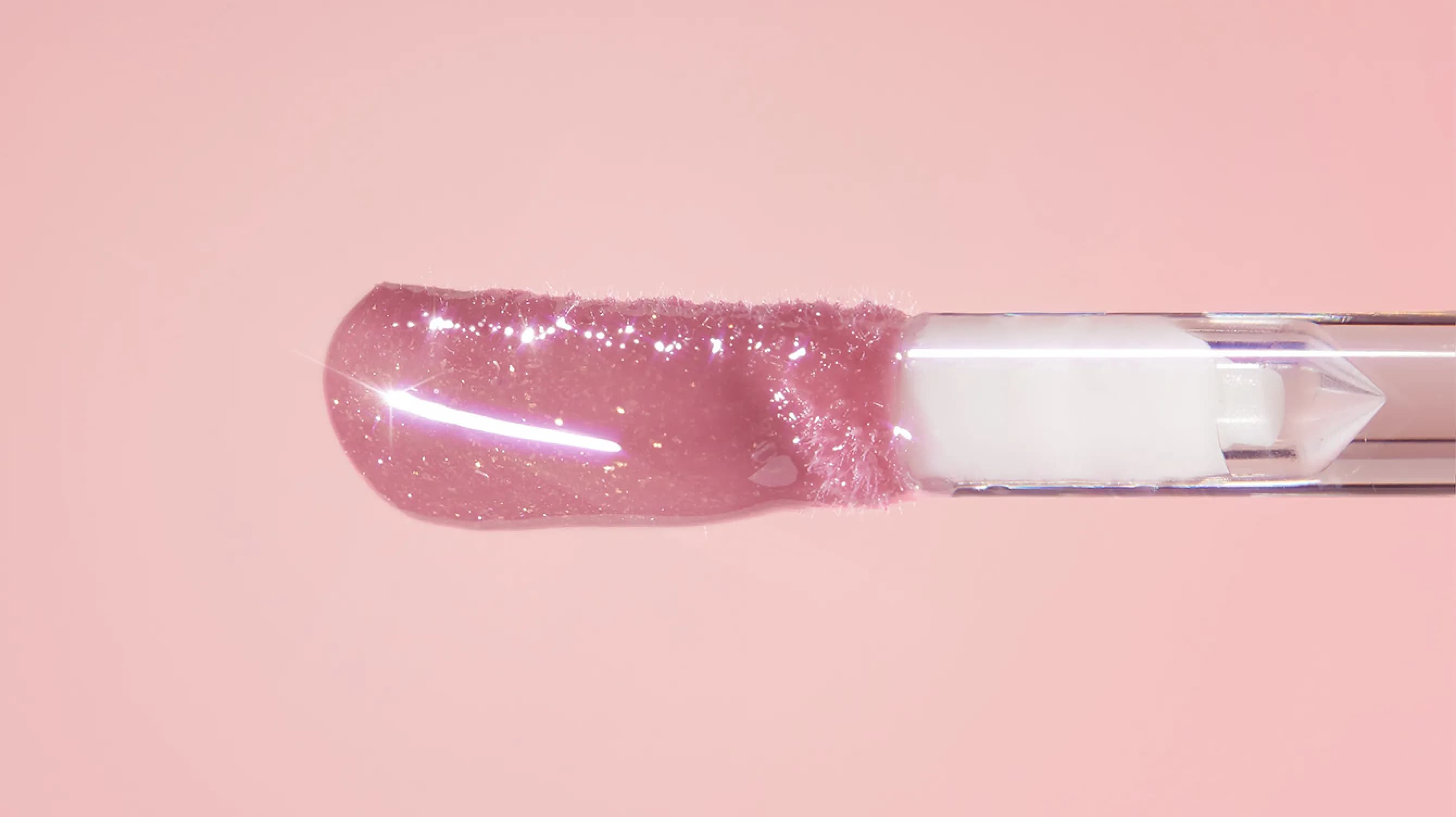 application-lip-gloss.webp